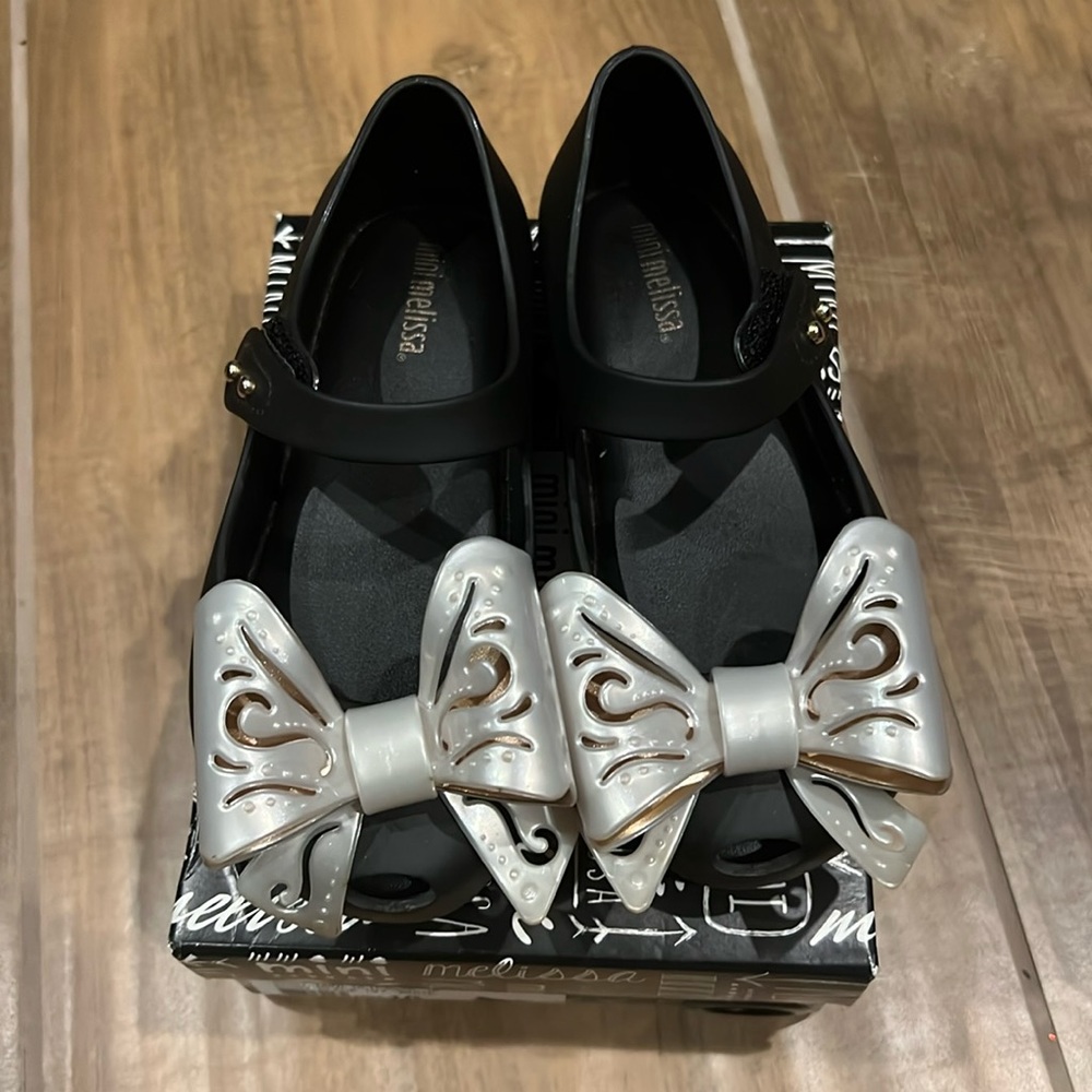 Mini Melissa Mary Jane shoes size 10. Gently used